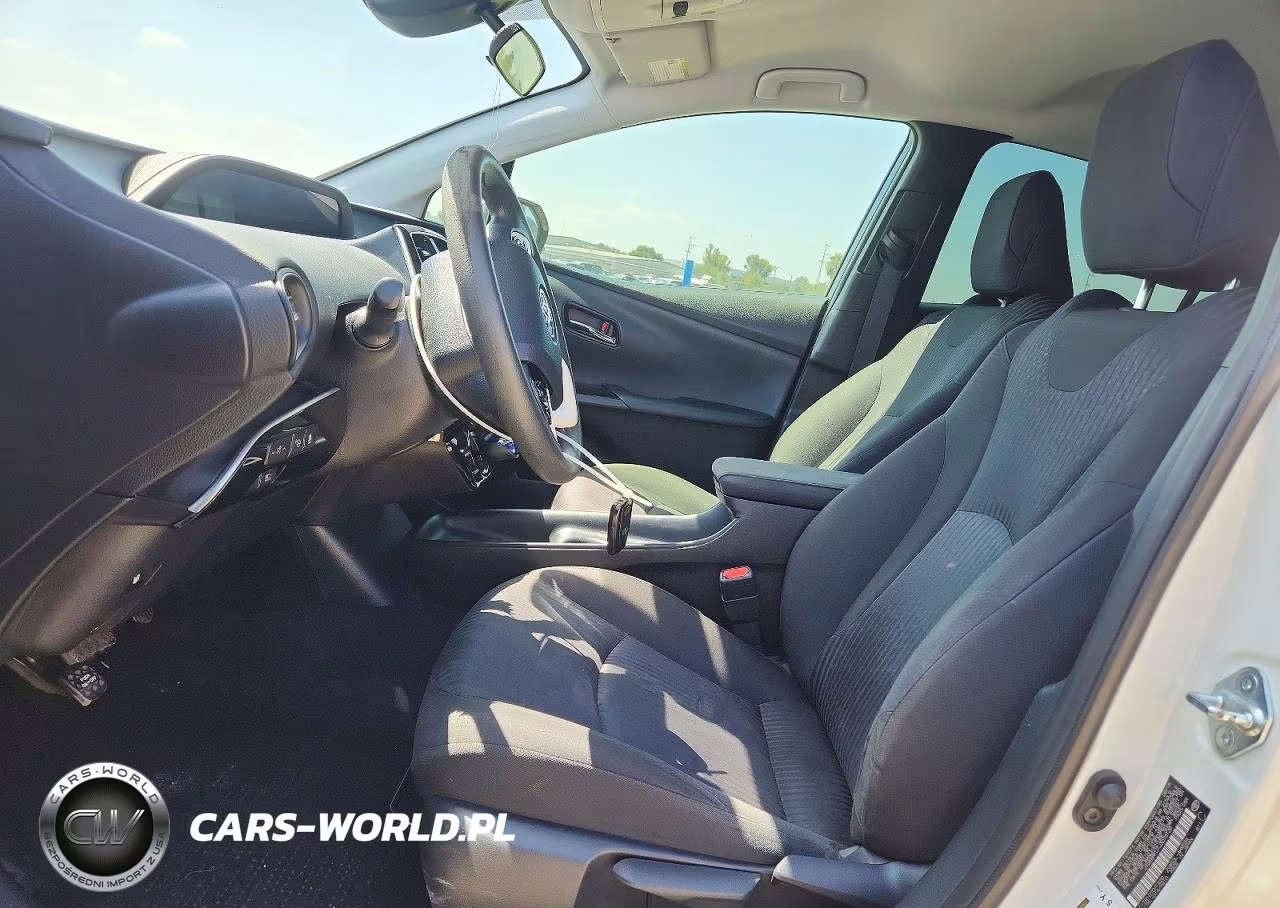 2018 Toyota Prius Two VIN:JTDKBRFU7J3073139 - 7