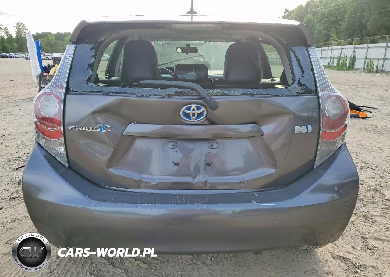 2014 Toyota Prius C Three VIN:JTDKDTB32E1565177 - 6