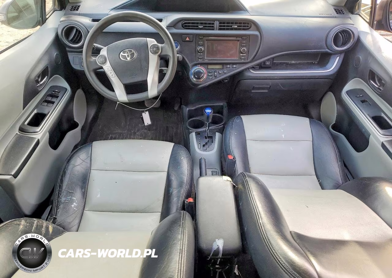 2014 Toyota Prius C Three VIN:JTDKDTB32E1565177 - 8