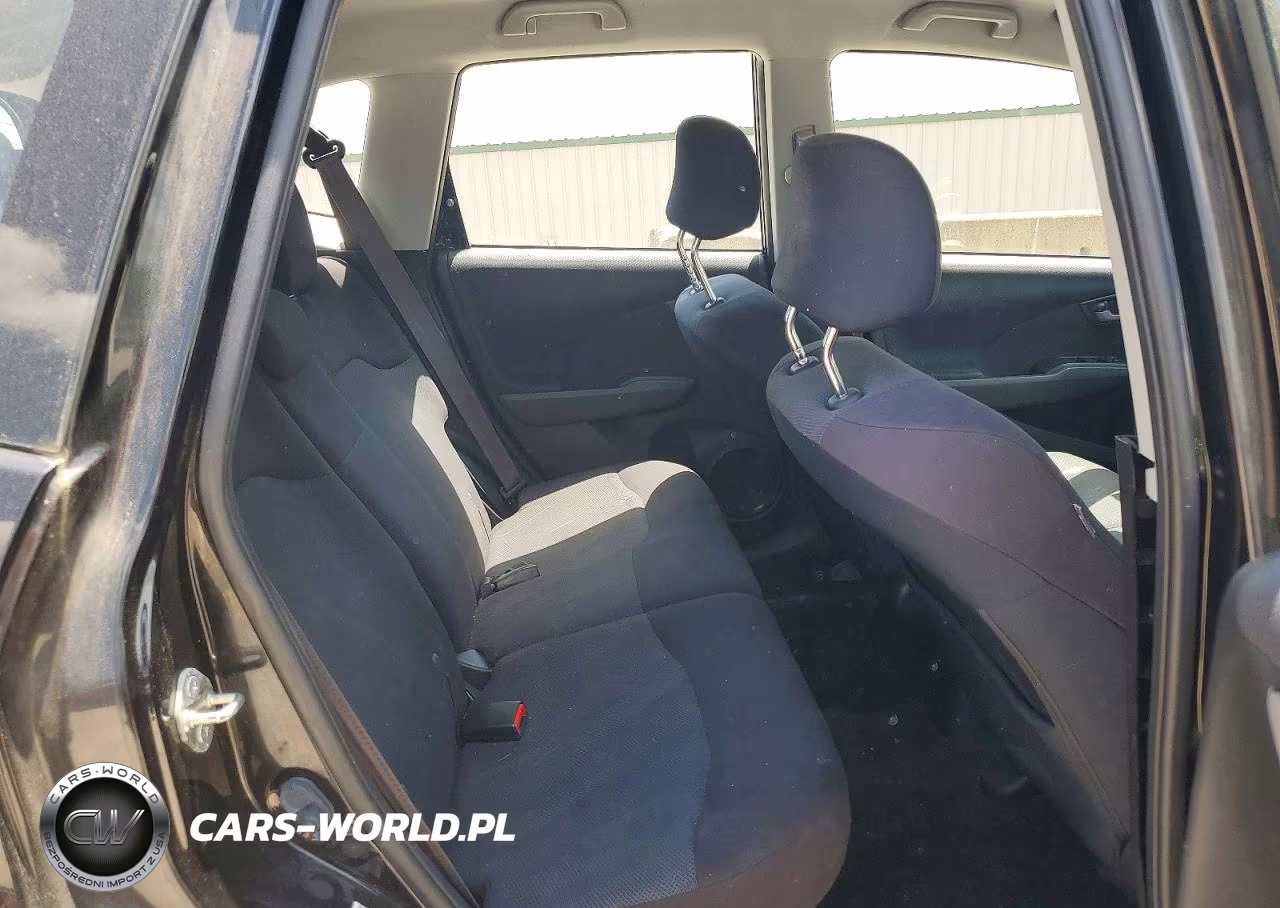 2011 Honda Fit Sport VIN:JHMGE8H58BC026506 - 10