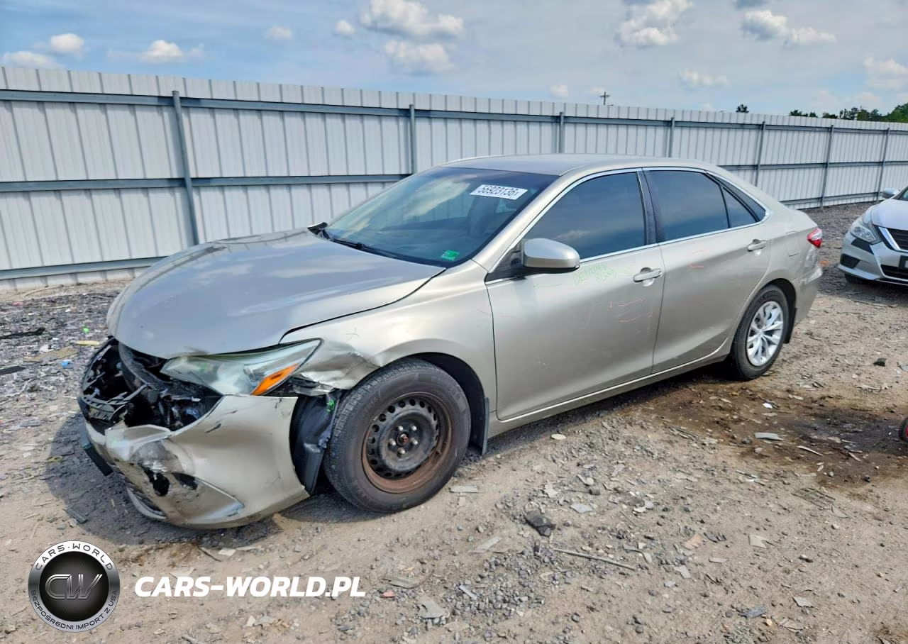 2016 Toyota Camry Le – zdjęcie 1 z 12