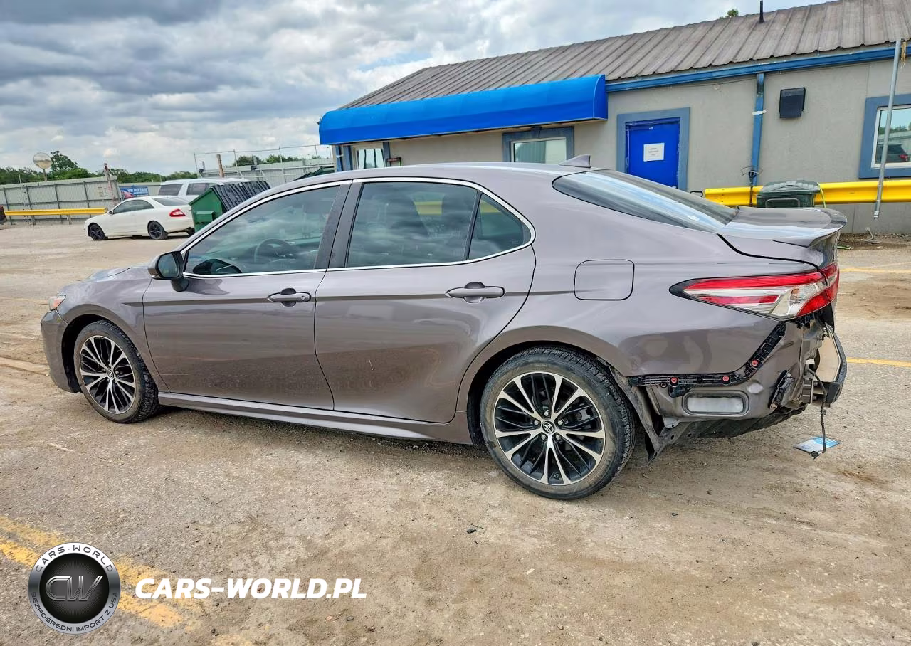 2018 Toyota Camry Se VIN:4T1B11HK0JU139973 - 2