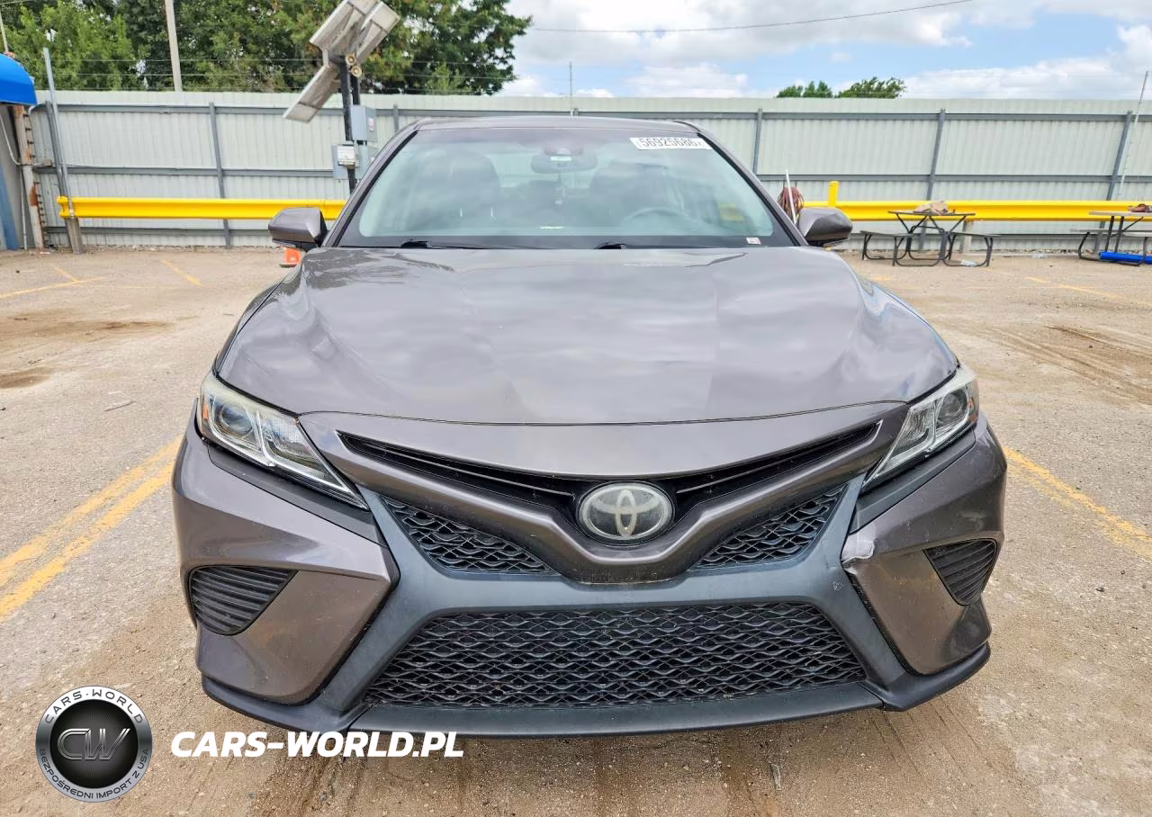 2018 Toyota Camry Se VIN:4T1B11HK0JU139973 - 5