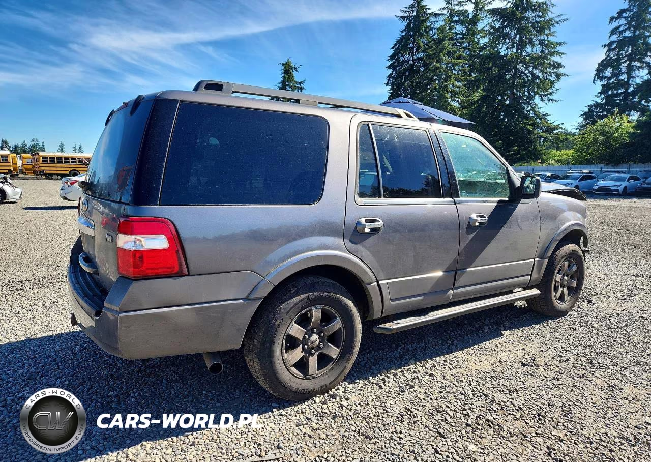 2013 Ford Expedition Xlt VIN:1FMJU1J51DEF15585 - 3