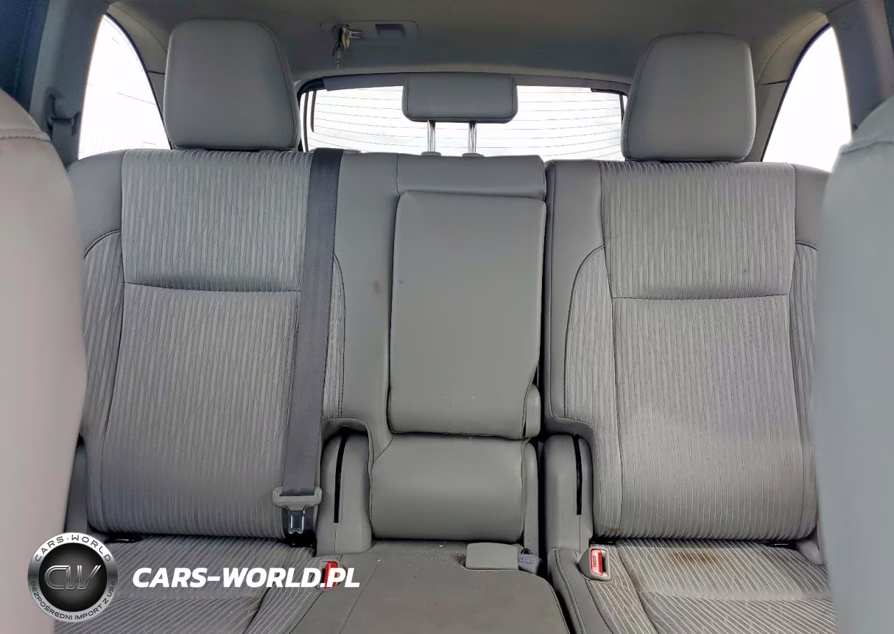 2019 Toyota Highlander Le Plus VIN:5TDBZRFH0KS733472 - 10