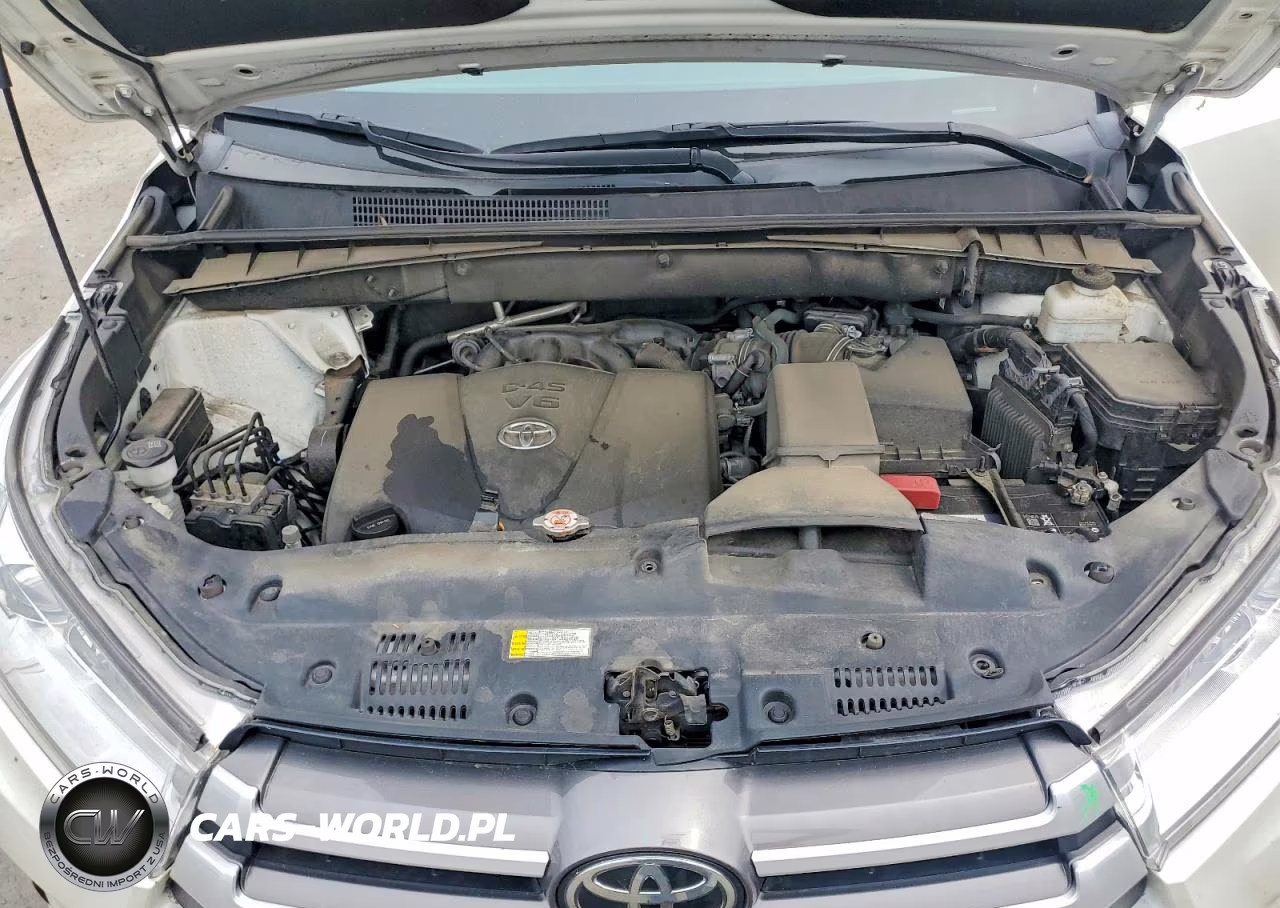 2019 Toyota Highlander Le Plus VIN:5TDBZRFH0KS733472 - 12