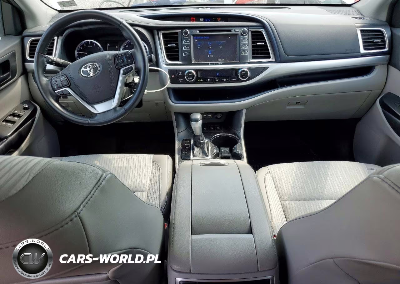 2019 Toyota Highlander Le Plus VIN:5TDBZRFH0KS733472 - 8