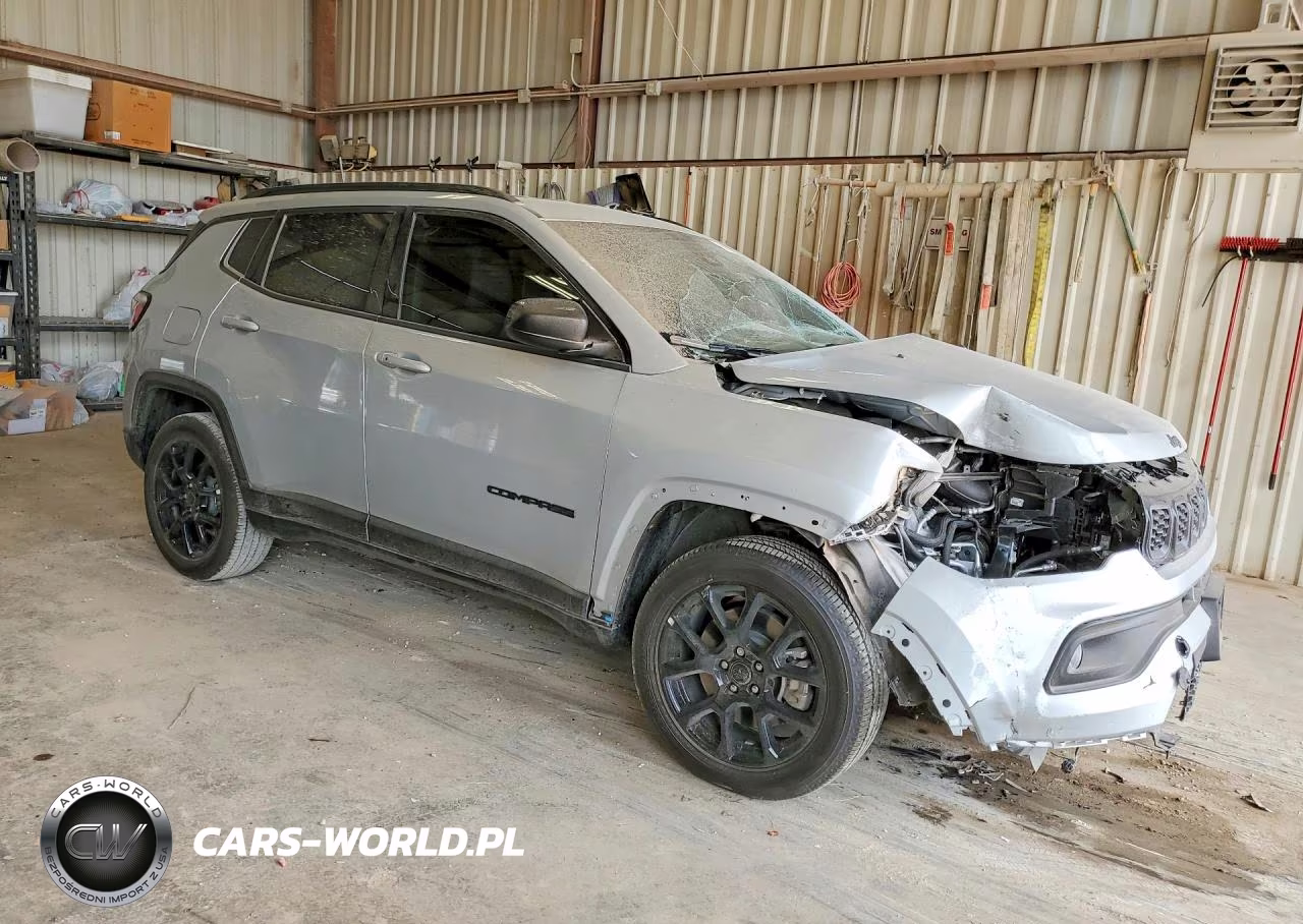 2026 Jeep Compass Latitude VIN:3C4NJDBN5TT179341 - 4