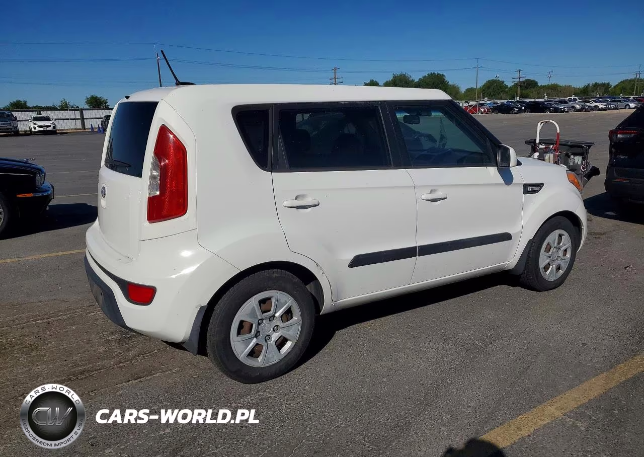 2013 Kia Soul Base VIN:KNDJT2A55D7585365 - 3