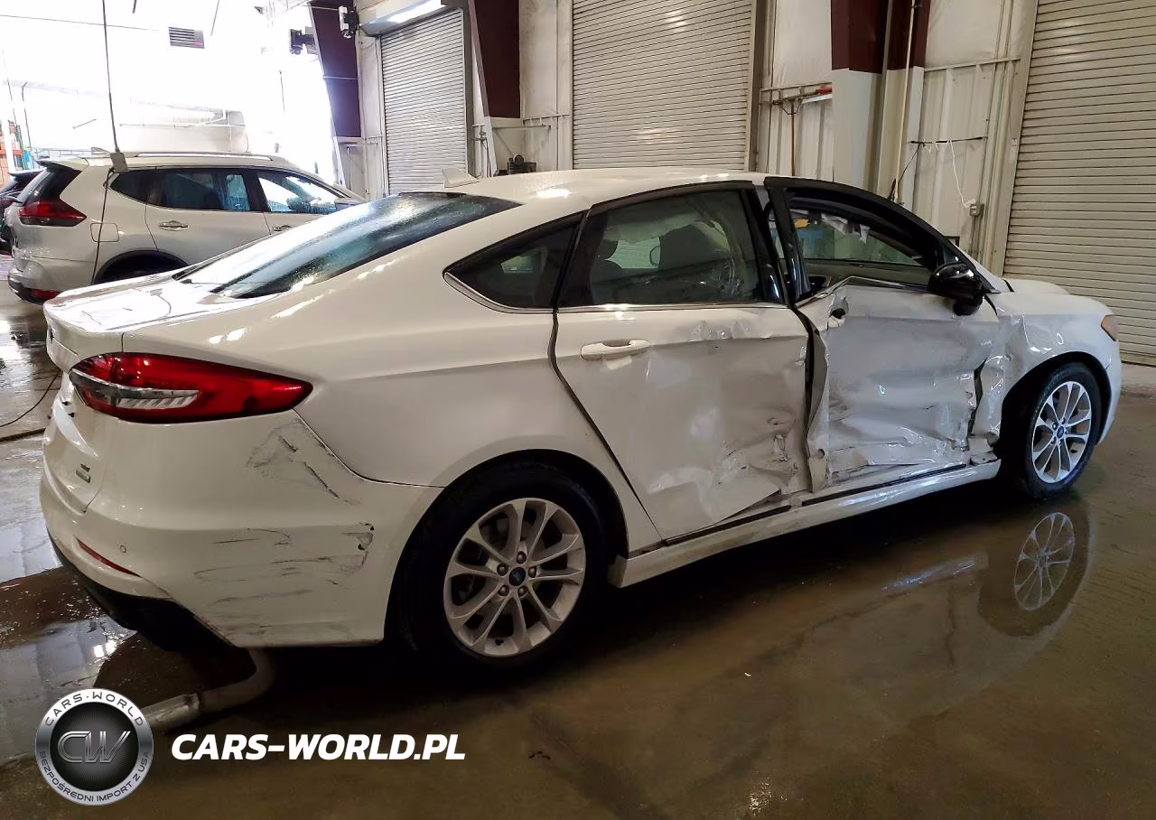 2019 Ford Fusion Se VIN:3FA6P0HD0KR251557 - 3