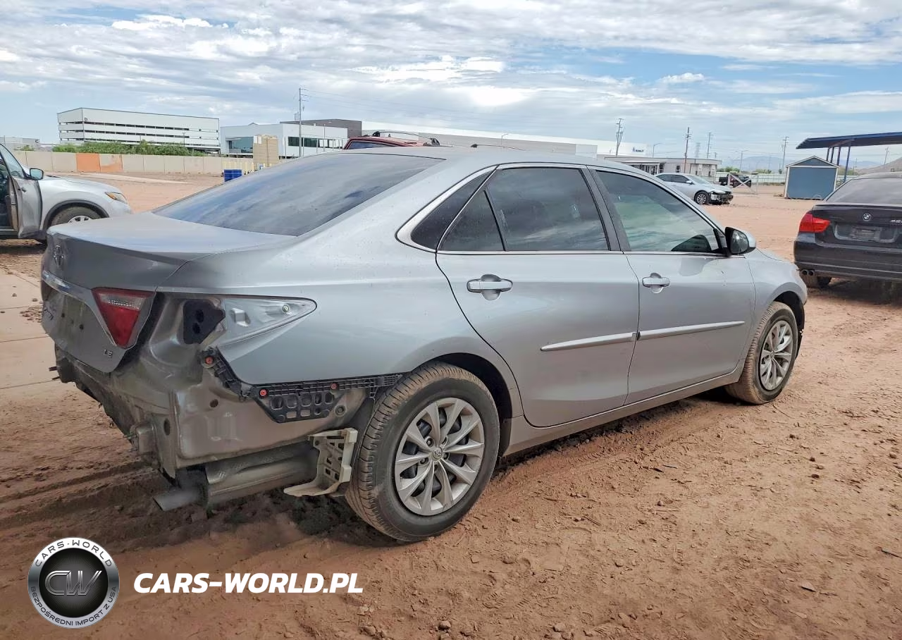 2017 Toyota Camry Le VIN:4T1BF1FK2HU688072 - 3