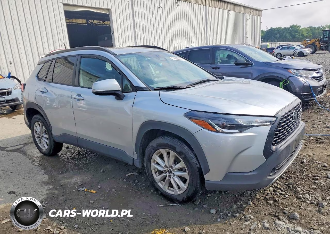 2023 Toyota Corolla Cross Le VIN:7MUBAABGXPV079129 - 4