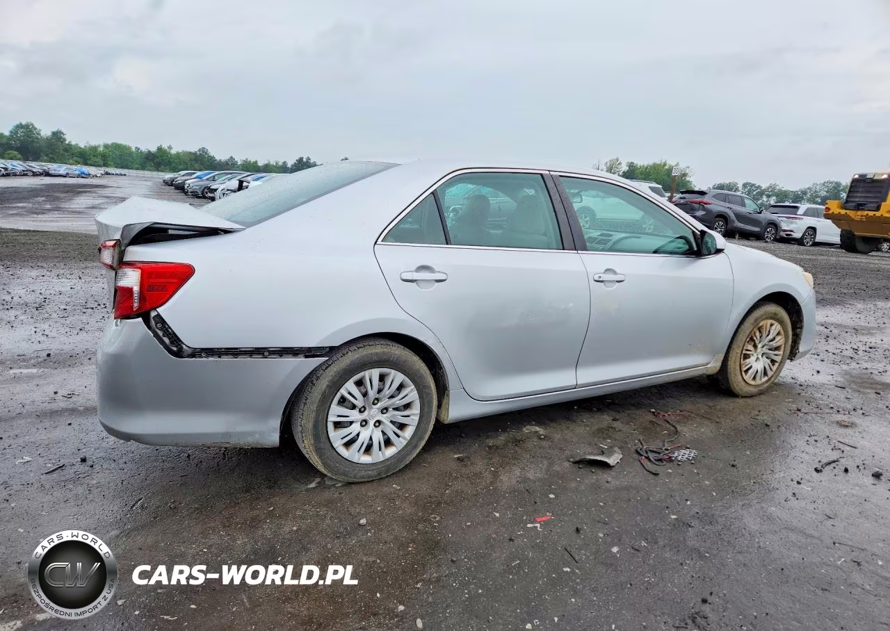 2012 Toyota Camry L VIN:4T1BF1FK6CU507886 - 3