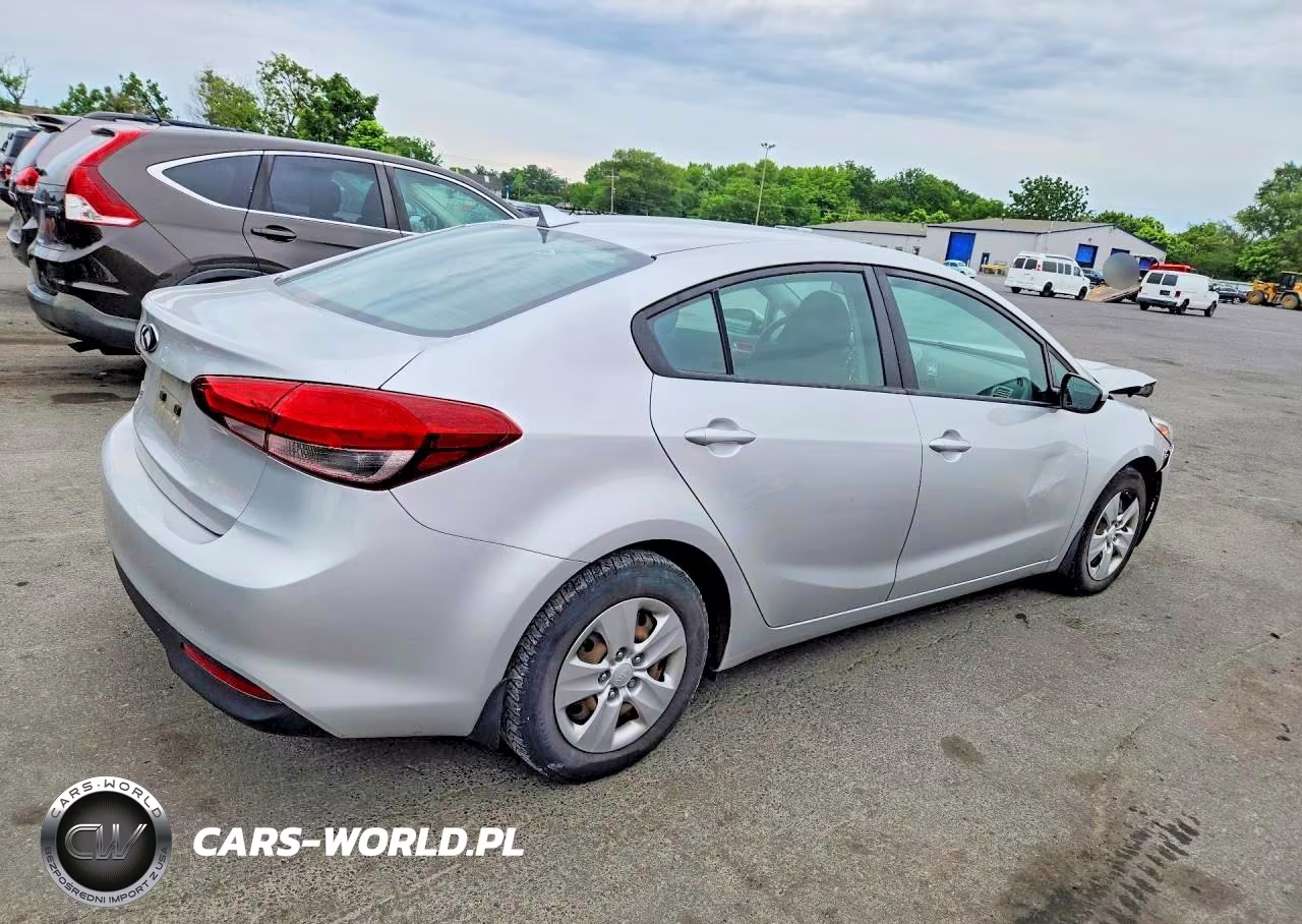 2018 Kia Forte Lx VIN:3KPFK4A70JE243596 - 3
