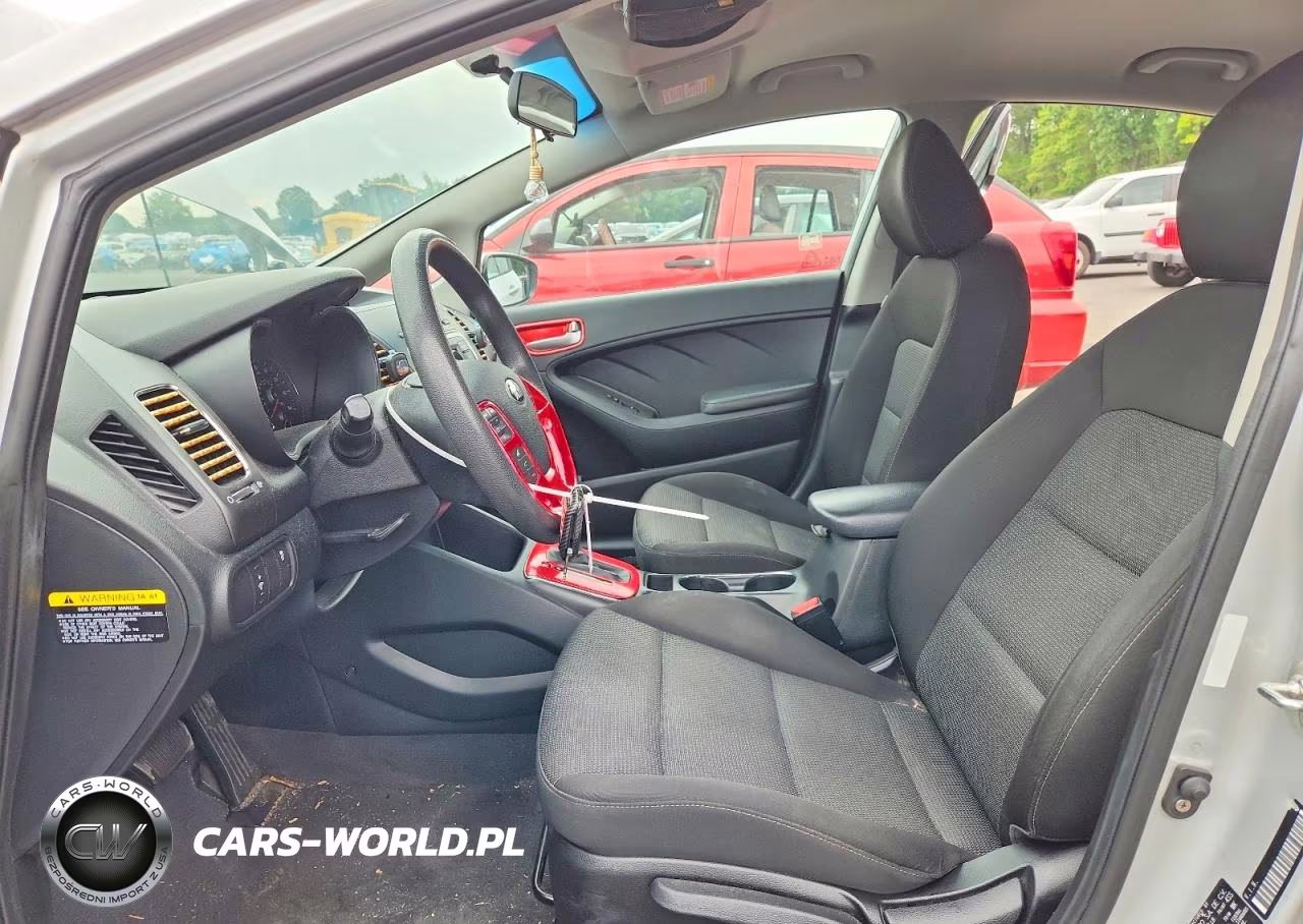 2018 Kia Forte Lx VIN:3KPFK4A70JE243596 - 7