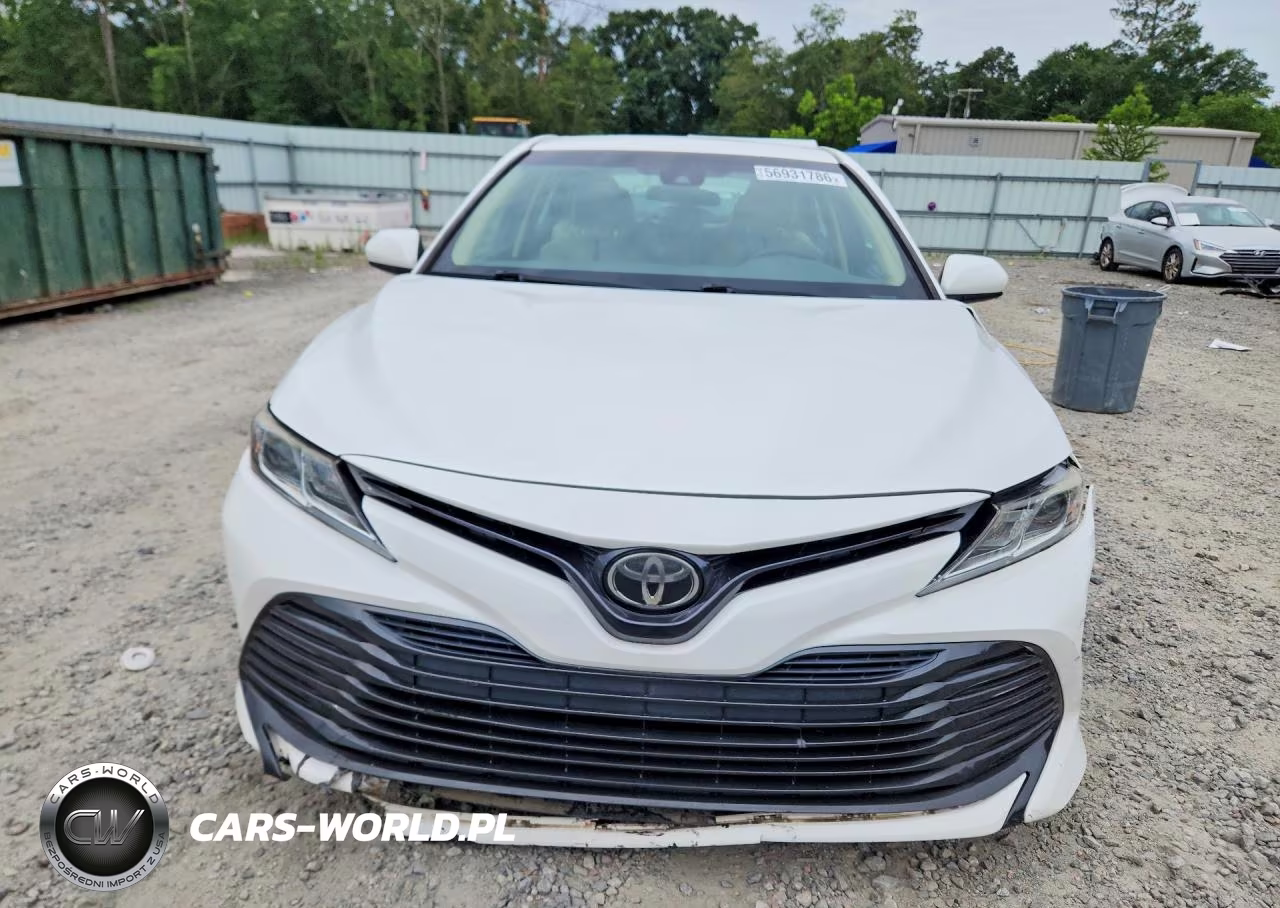 2018 Toyota Camry Le VIN:4T1B11HK9JU009965 - 5