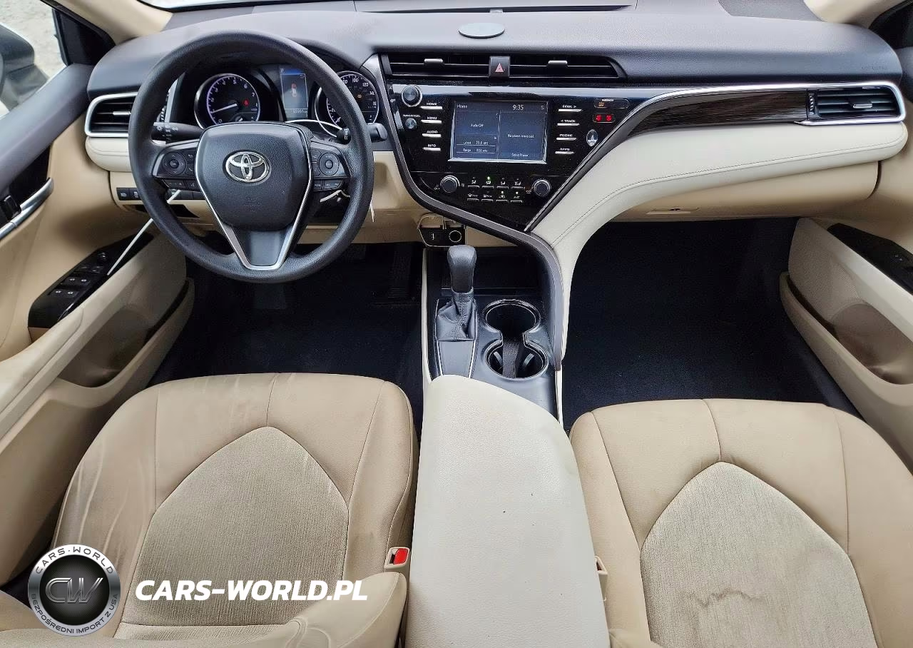 2018 Toyota Camry Le VIN:4T1B11HK9JU009965 - 8