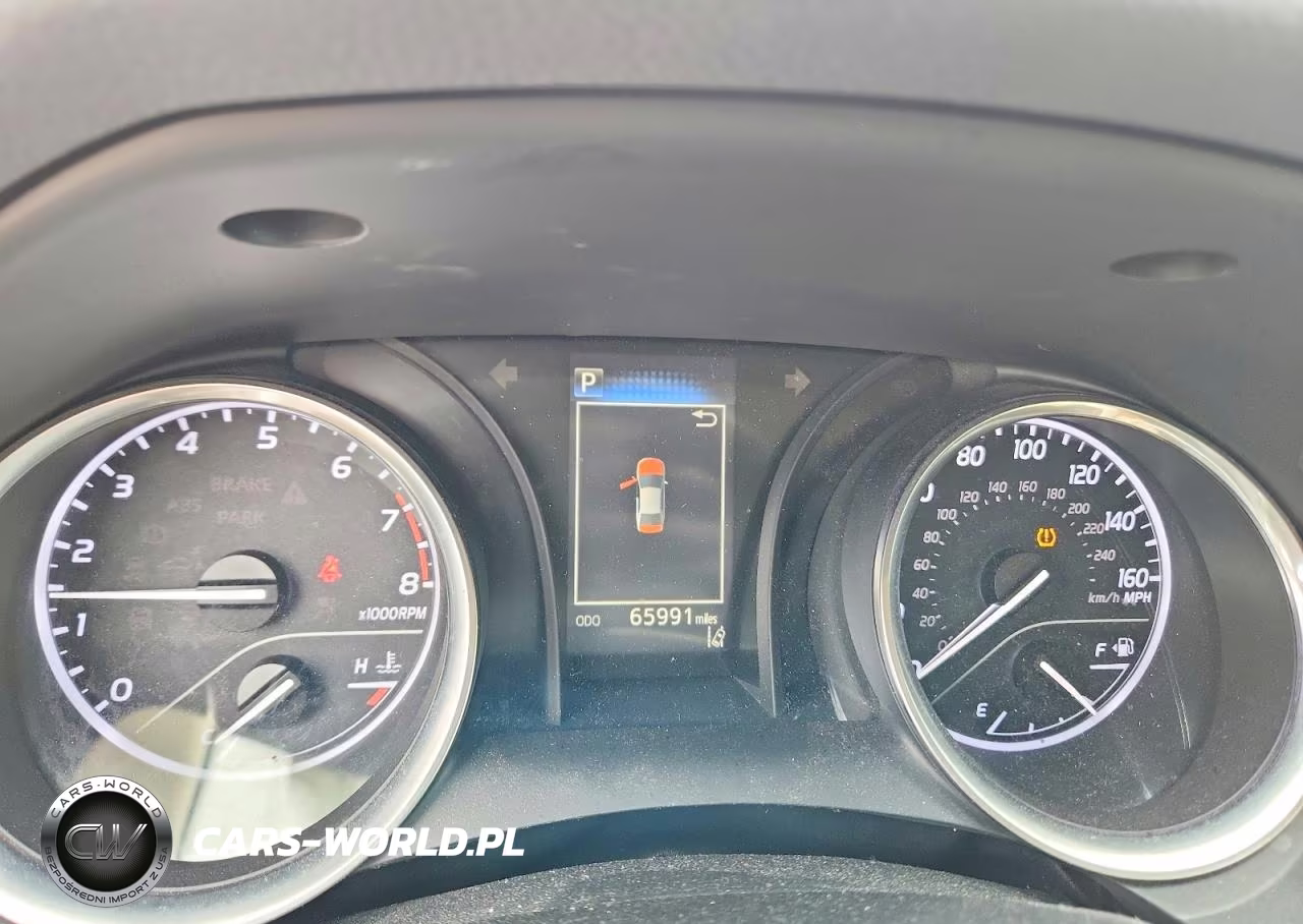 2018 Toyota Camry Le VIN:4T1B11HK9JU009965 - 9