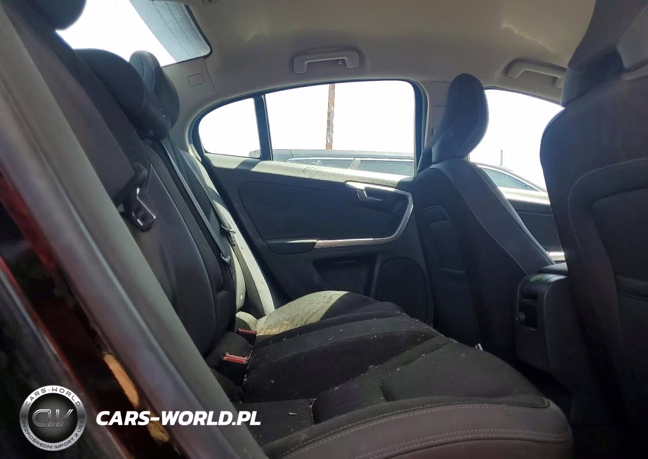2015 Volvo S60 VIN:YV140MFJ6F1353624 - 10