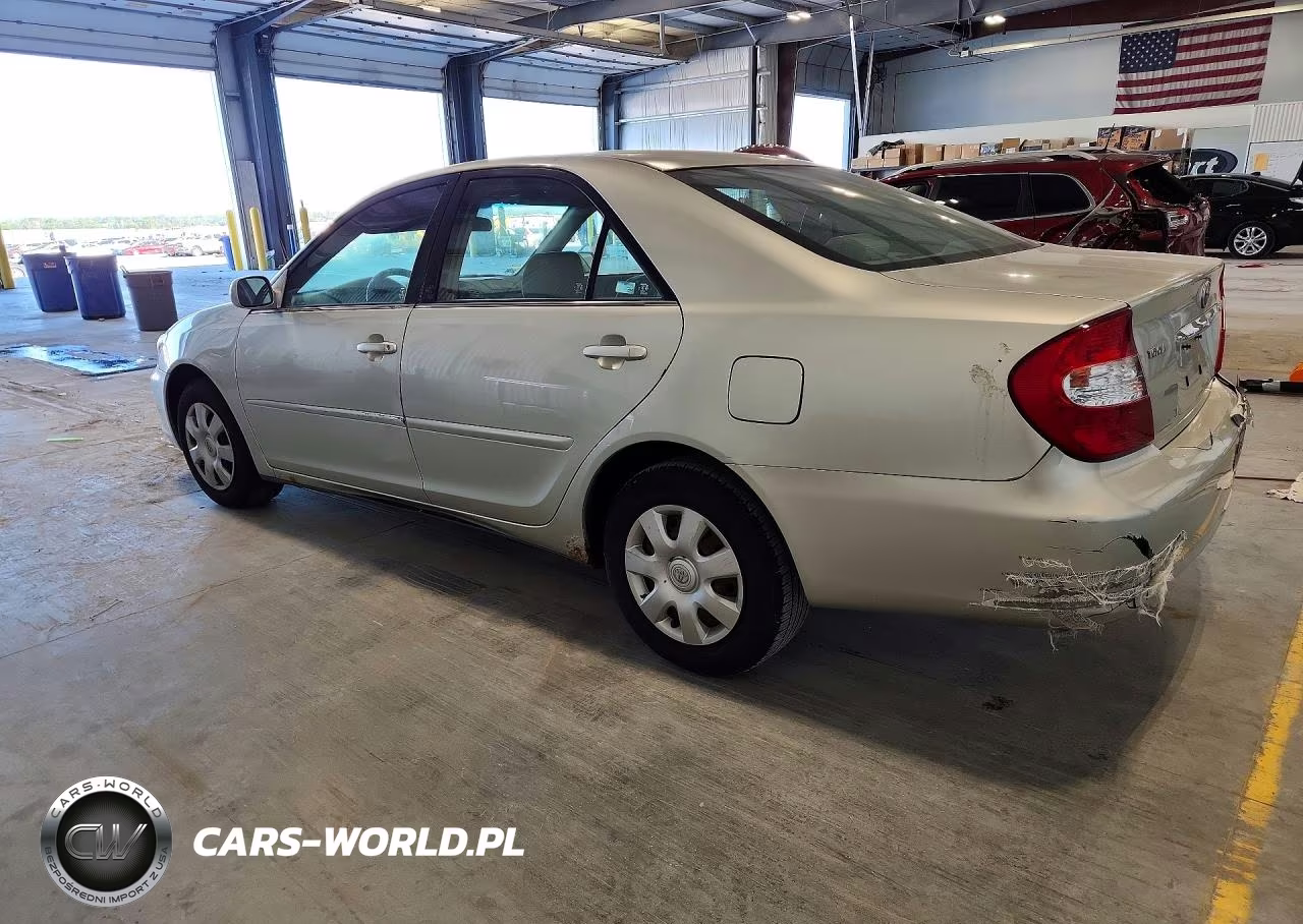 2002 Toyota Camry Le VIN:JTDBE32K820045555 - 2