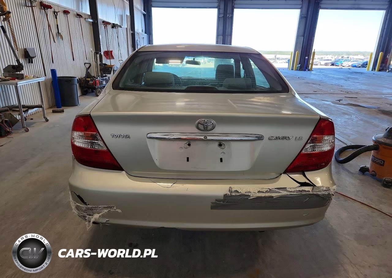 2002 Toyota Camry Le VIN:JTDBE32K820045555 - 6