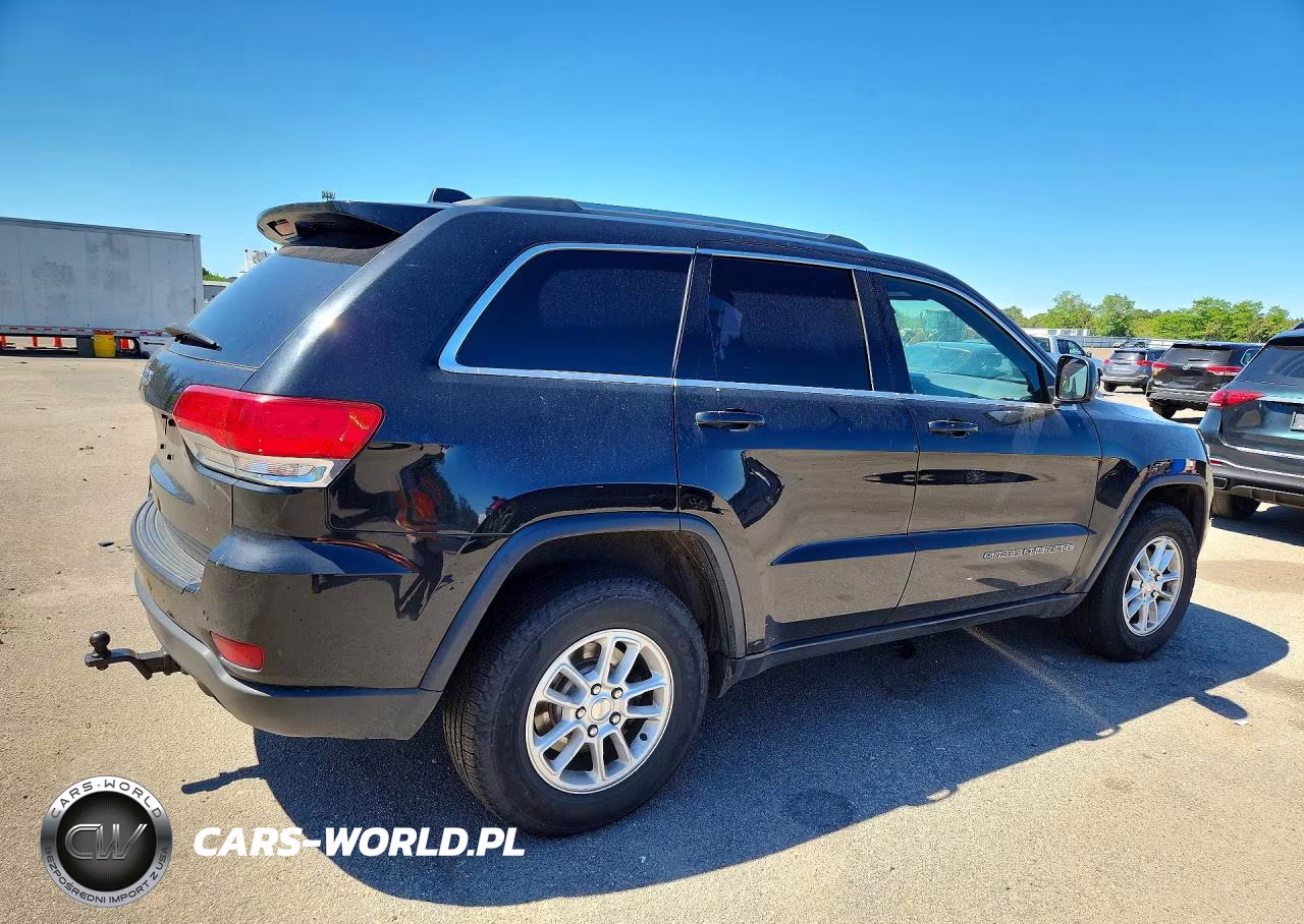 2018 Jeep Grand Cherokee Laredo VIN:1C4RJFAG2JC276666 - 3