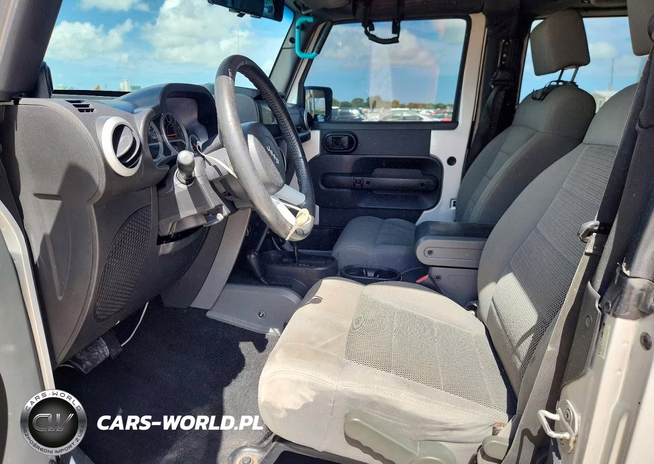 2008 Jeep Wrangler Sahara VIN:1J4FA54108L643749 - 7