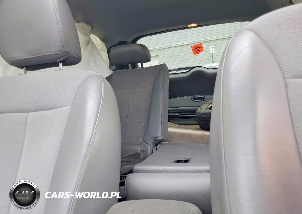 2012 Hyundai Santa Fe Se VIN:5XYZHDAGXCG117523 - 10