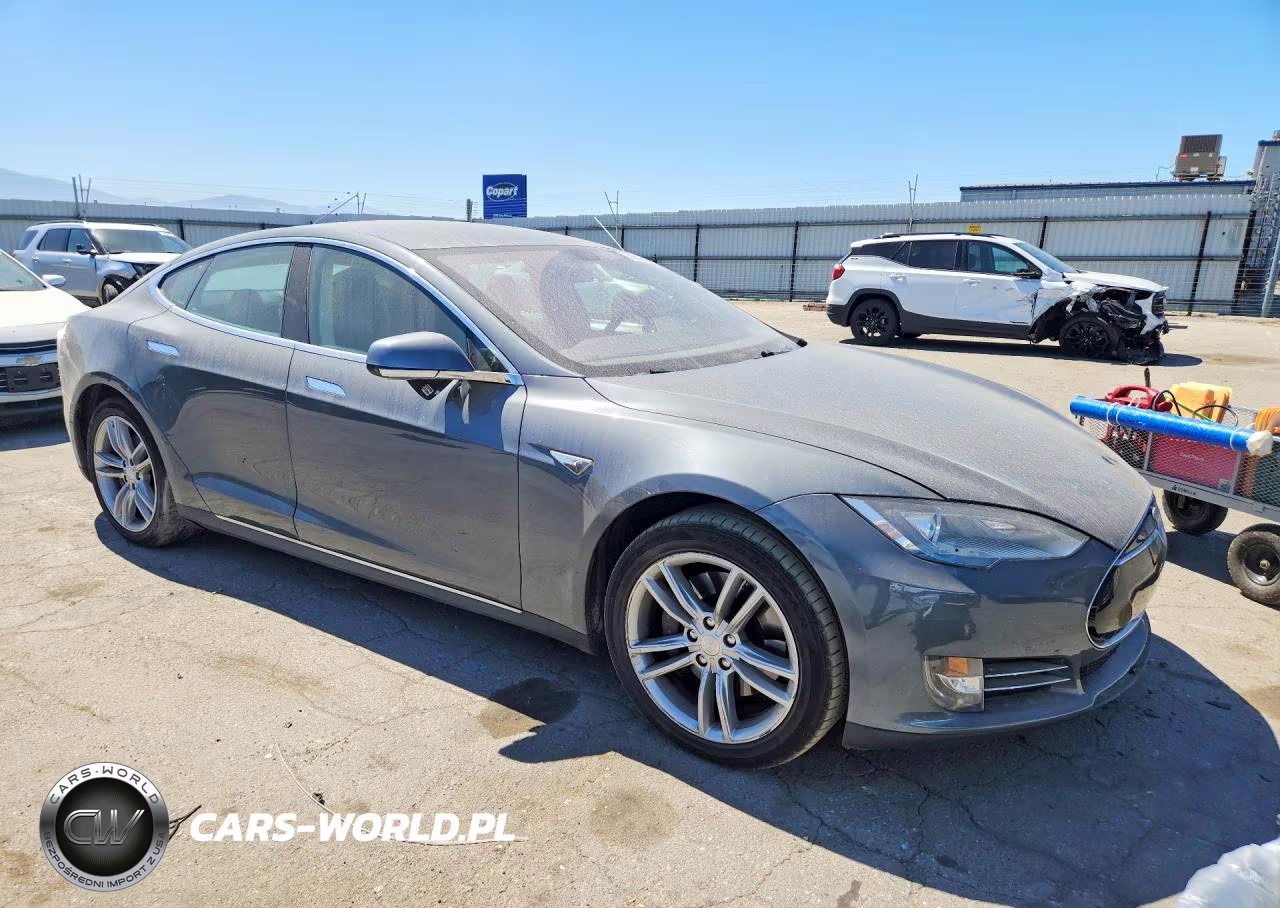 2013 Tesla Model S VIN:5YJSA1DNXDFP05607 - 4