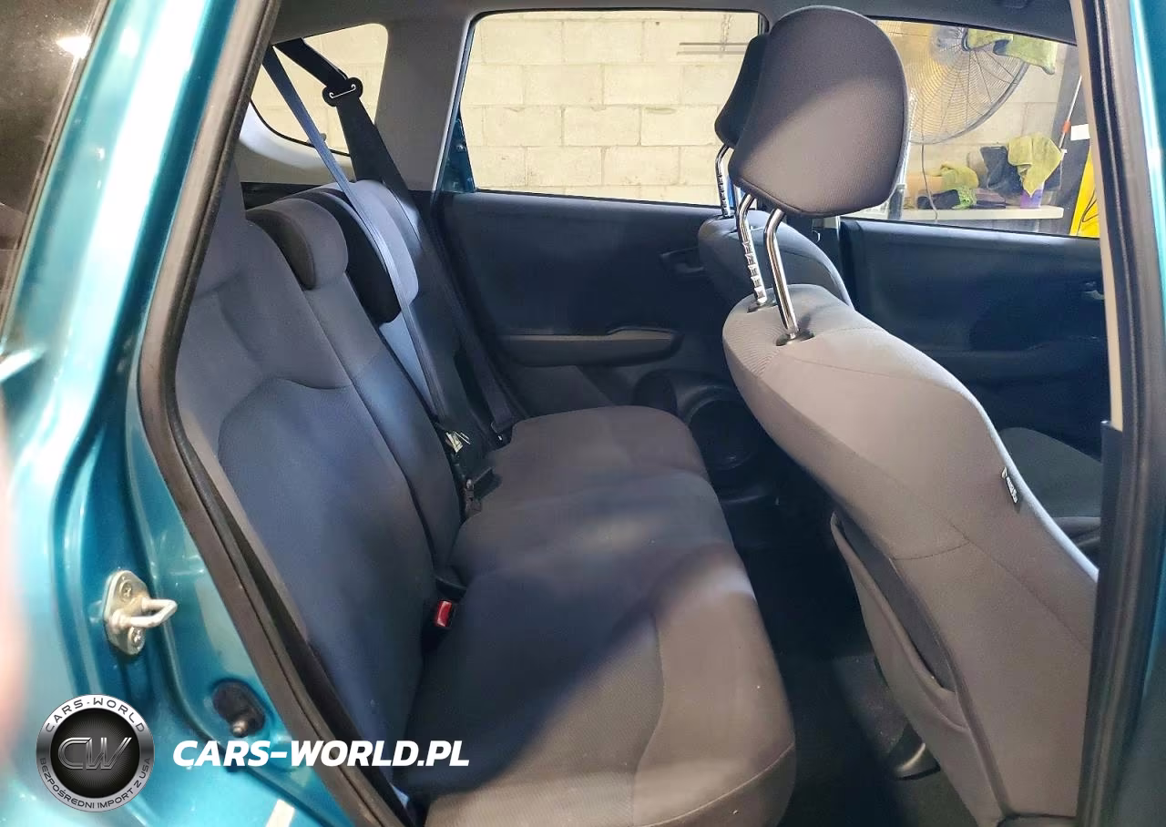 2013 Honda Fit VIN:JHMGE8H30DC036948 - 10