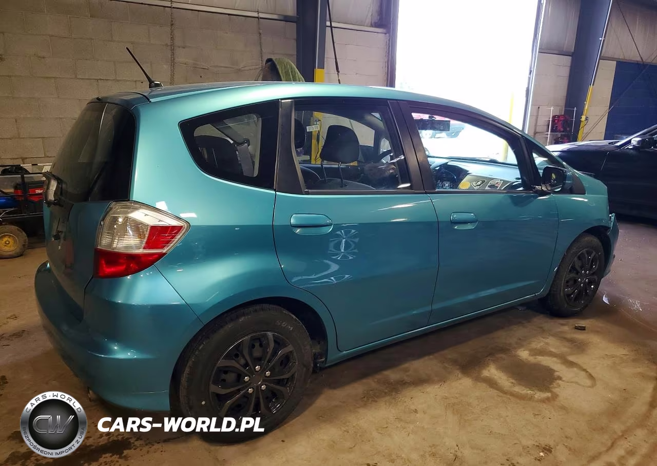 2013 Honda Fit VIN:JHMGE8H30DC036948 - 3