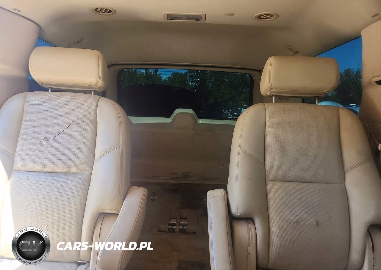 2008 Cadillac Escalade Luxury VIN:1GYFK63808R197584 - 10