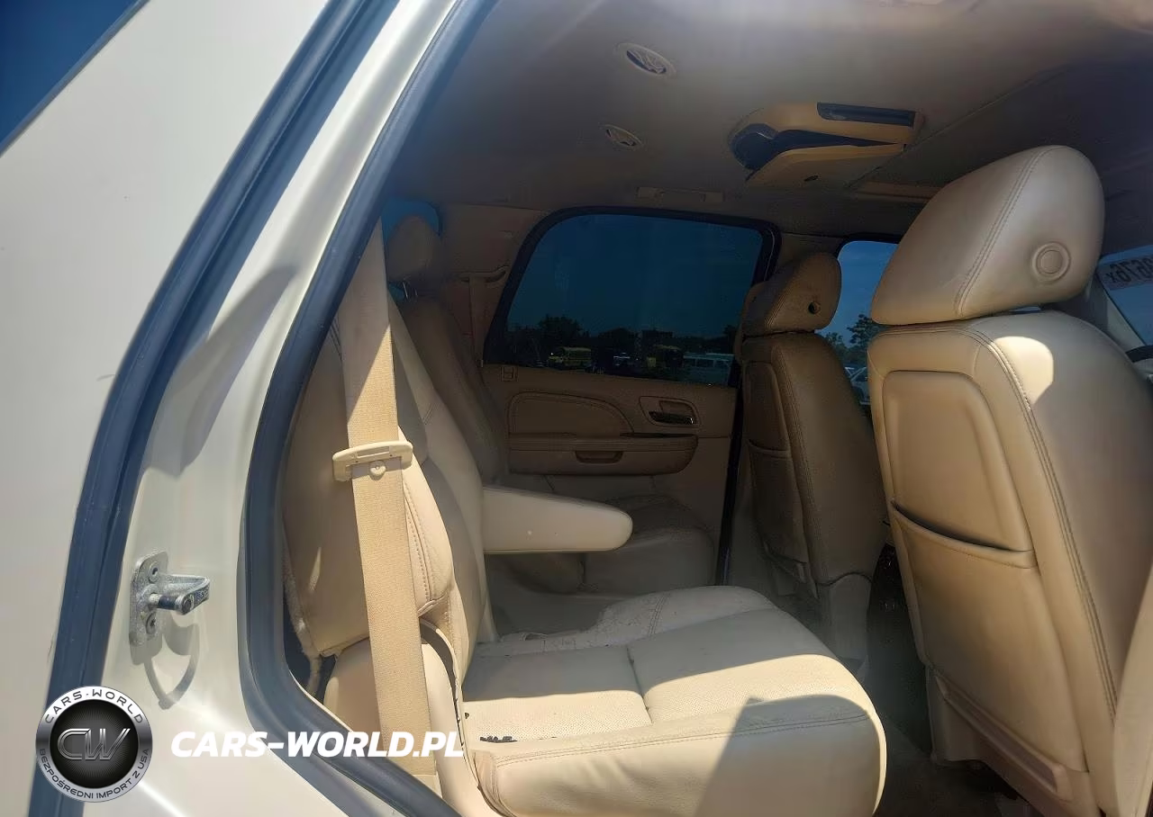 2008 Cadillac Escalade Luxury VIN:1GYFK63808R197584 - 11