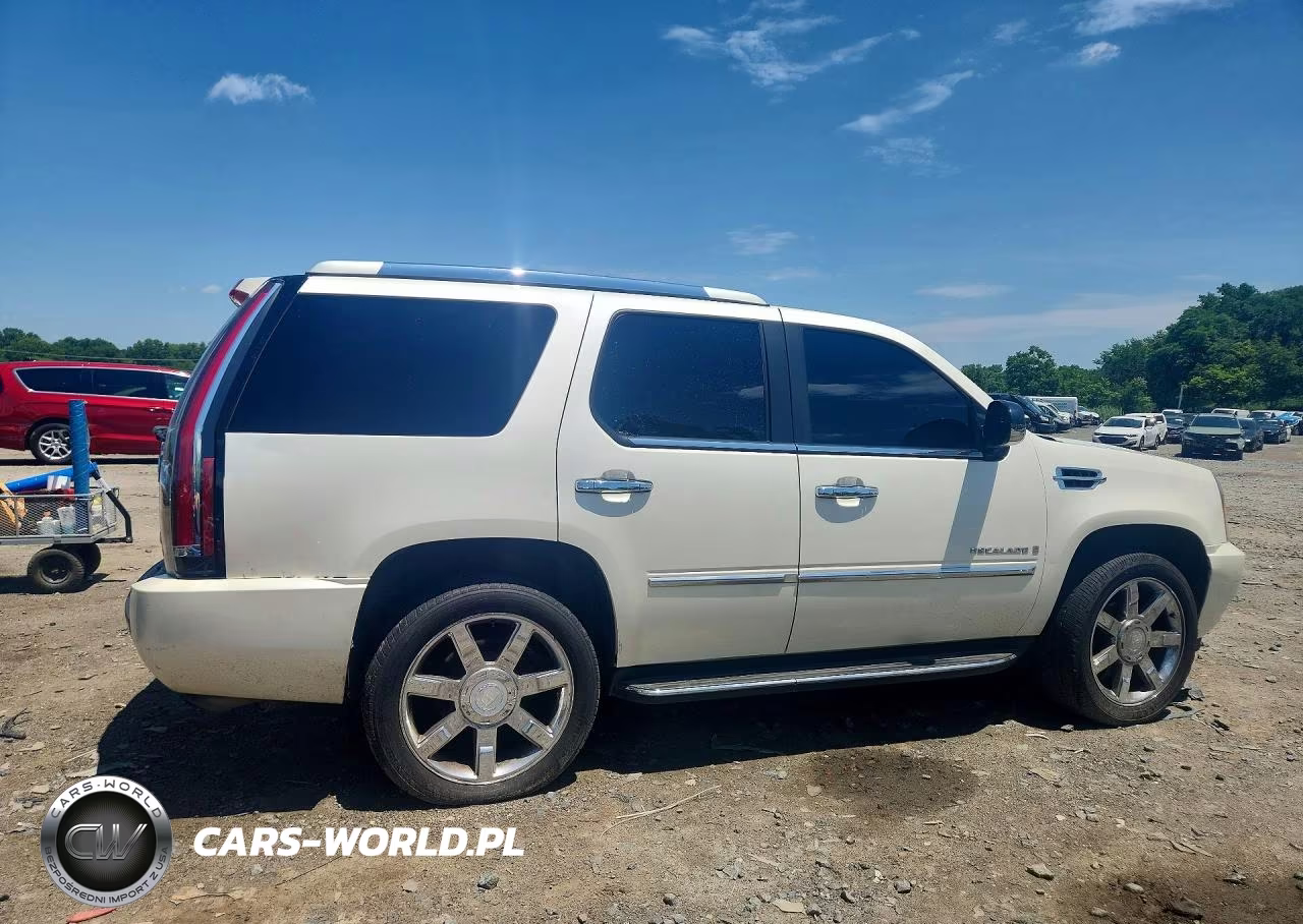 2008 Cadillac Escalade Luxury VIN:1GYFK63808R197584 - 3