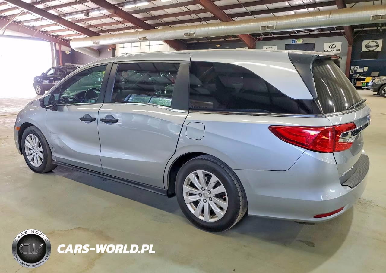2018 Honda Odyssey Lx VIN:5FNRL6H26JB100064 - 2