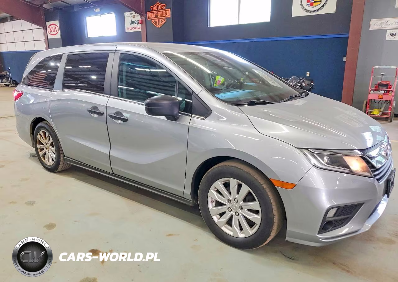 2018 Honda Odyssey Lx VIN:5FNRL6H26JB100064 - 4