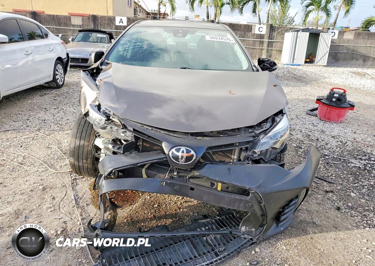 2018 Toyota Corolla Se VIN:2T1BURHE8JC064019 - 5