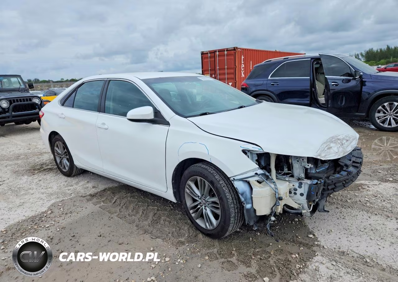 2015 Toyota Camry Se VIN:4T1BF1FK6FU884562 - 4