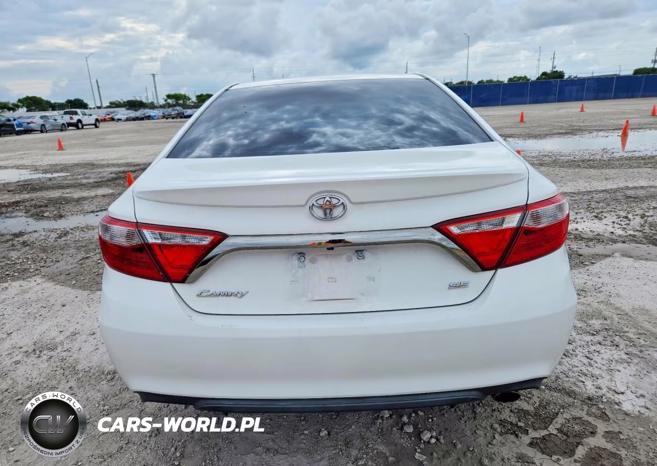2015 Toyota Camry Se VIN:4T1BF1FK6FU884562 - 6