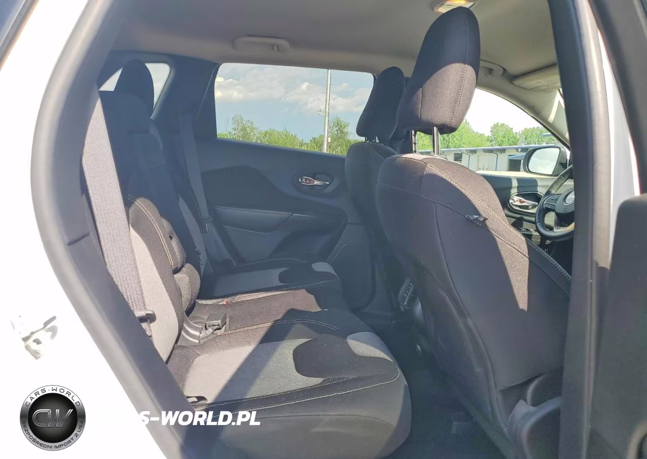 2014 Jeep Cherokee Latitude VIN:1C4PJMCSXEW150847 - 11