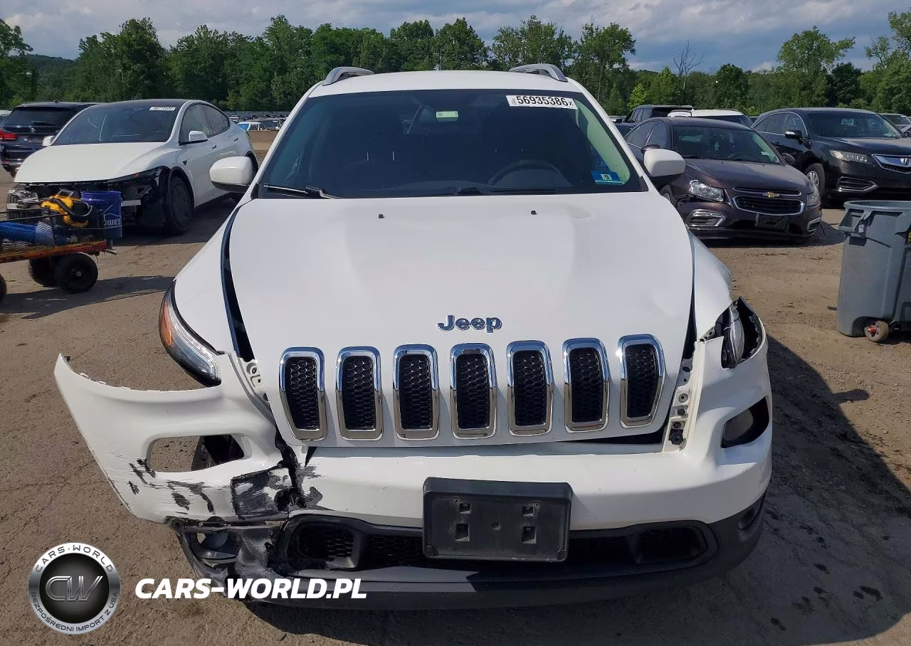 2014 Jeep Cherokee Latitude VIN:1C4PJMCSXEW150847 - 5