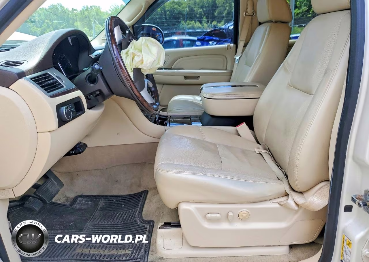 2007 Cadillac Escalade Luxury VIN:1GYFK63897R425645 - 7