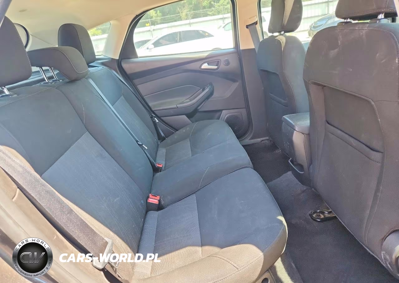2017 Ford Focus Sel VIN:1FADP3M2XHL323174 - 10