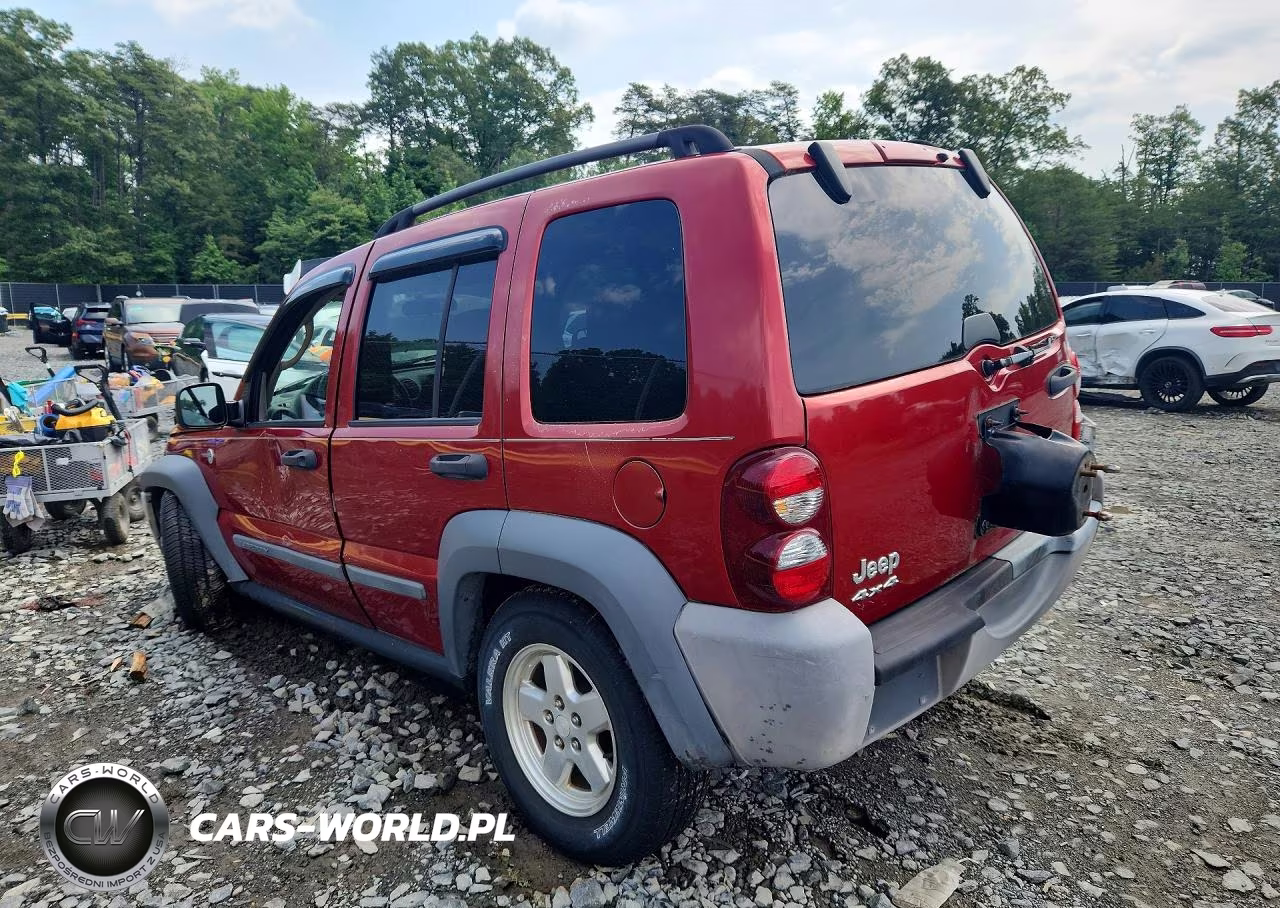 2005 Jeep Liberty Sport VIN:1J4GL48K55W658768 - 2