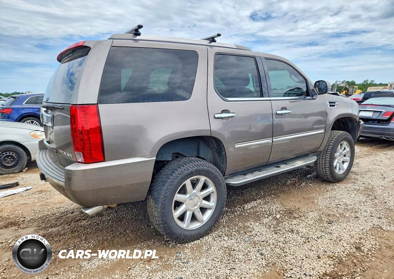 2011 Cadillac Escalade VIN:1GYS3AEF1BR360650 - 3