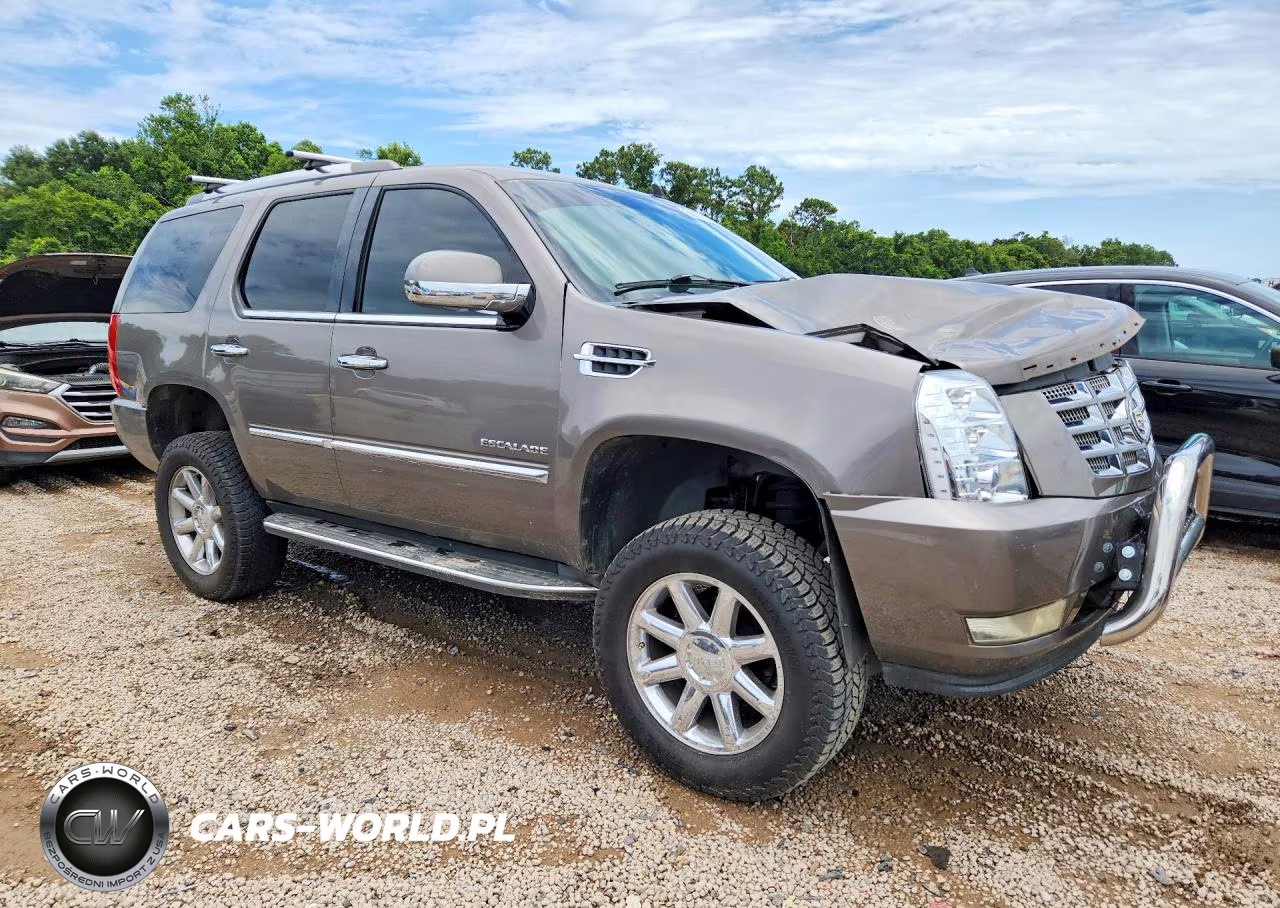 2011 Cadillac Escalade VIN:1GYS3AEF1BR360650 - 4