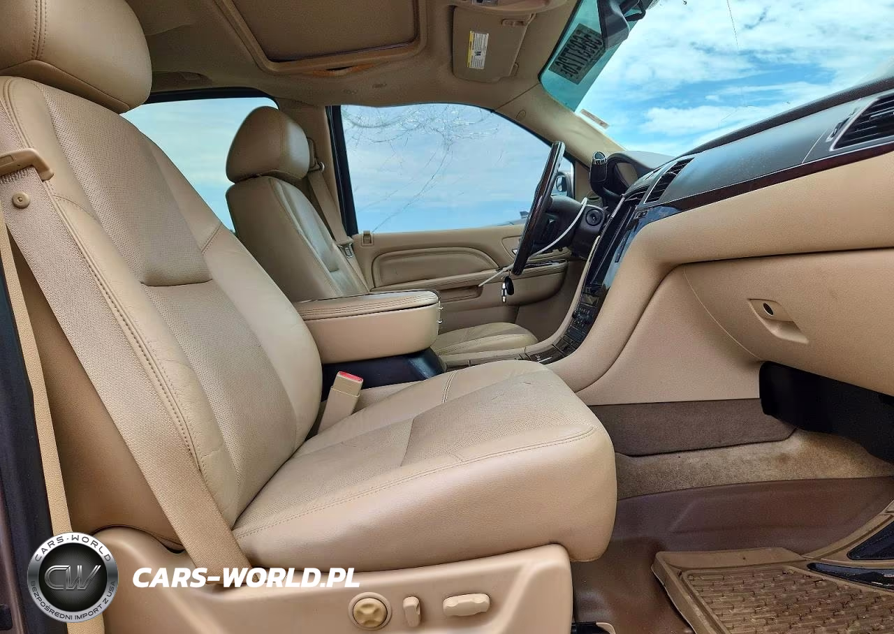 2011 Cadillac Escalade VIN:1GYS3AEF1BR360650 - 7