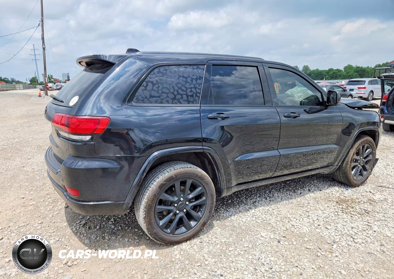 2020 Jeep Grand Cherokee Laredo VIN:1C4RJFAG9LC235390 - 3