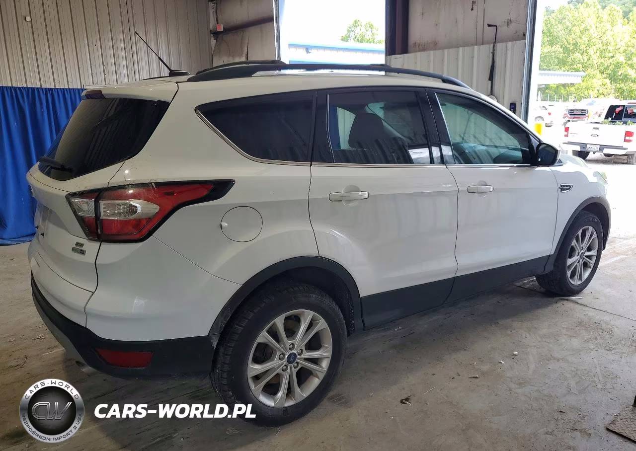 2017 Ford Escape Se VIN:1FMCU9GD4HUC30462 - 3