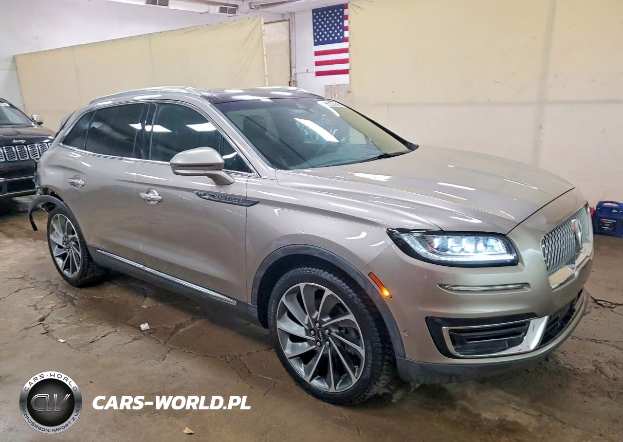 2020 Lincoln Nautilus Reserve VIN:2LMPJ8KP8LBL10744 - 4